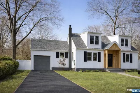 28 Kensington Ave, Norwood, NJ 07648