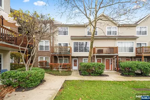 1420 Westgate Dr #8109, Fort Lee, NJ 07024