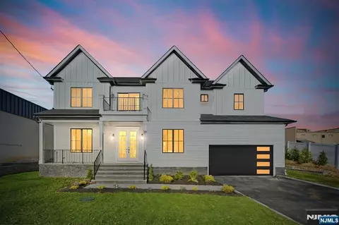 30 Grand Ter, Livingston, NJ 07039