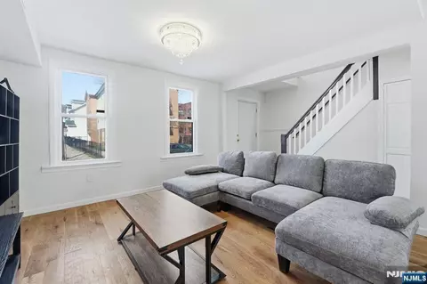 64 Willoughby St, Newark, NJ 07112