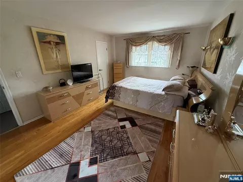 Bedroom - 21 Millar Ct # A, Paramus, NJ 07652 photo 2 of 5