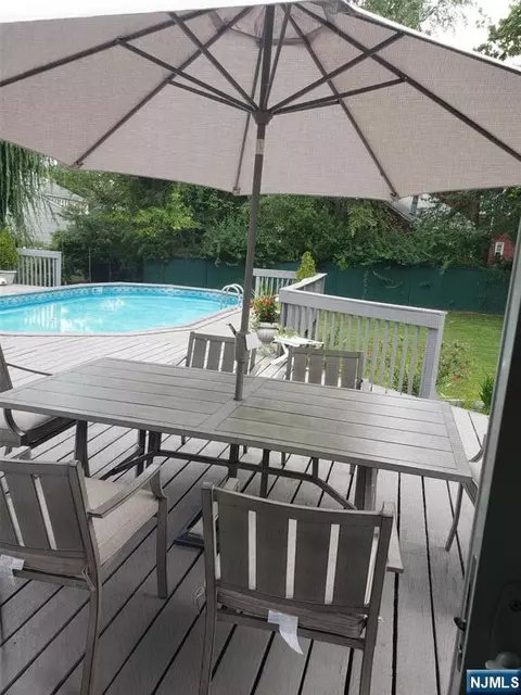 Exterior - 21 Millar Ct # A, Paramus, NJ 07652 photo 2 of 3