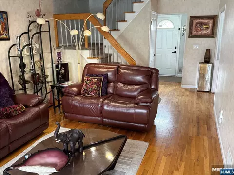 Entry Way - 21 Millar Ct # A, Paramus, NJ 07652 photo 2 of 2