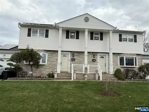 21 Millar Ct # A, Paramus, NJ 07652