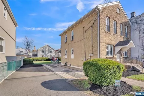 10 Irving Pl, Garfield, NJ 07026