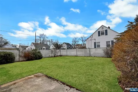 Exterior - 133 Willow Ave, Hackensack, NJ 07601 photo 4 of 6