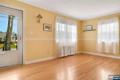 Living - 133 Willow Ave, Hackensack, NJ 07601 photo 2 of 2