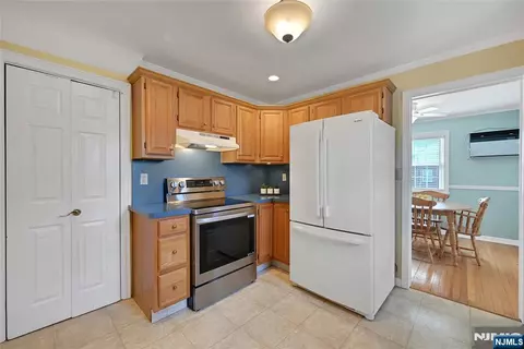 Kitchen - 133 Willow Ave, Hackensack, NJ 07601 photo 3 of 4