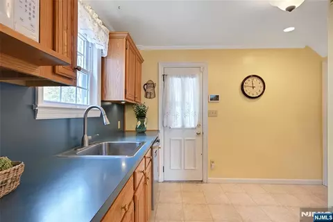 Kitchen - 133 Willow Ave, Hackensack, NJ 07601 photo 1 of 4