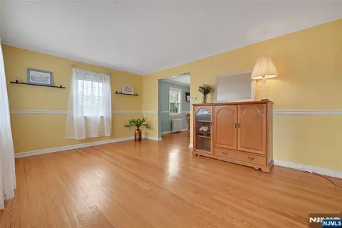Living - 133 Willow Ave, Hackensack, NJ 07601 photo 1 of 2