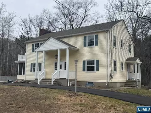 558 Westbrook Rd, Ringwood, NJ 07456