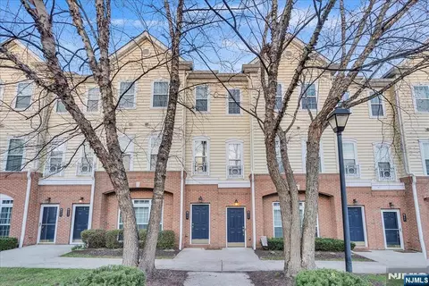 906 Memorial Dr, Belleville, NJ 07109