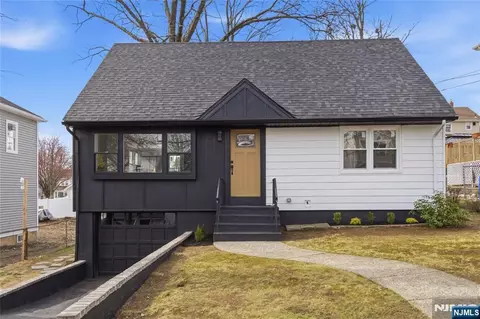 116 Washington Pl, Teaneck, NJ 07666