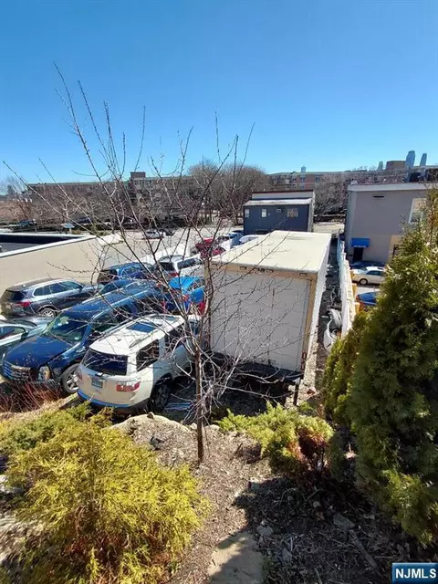 830 River Rd, Edgewater, NJ 07020 photo 4