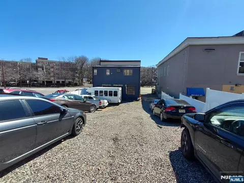 830 River Rd, Edgewater, NJ 07020 photo 2
