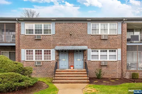 580 Bloomfield #11B, West Caldwell, NJ 07006