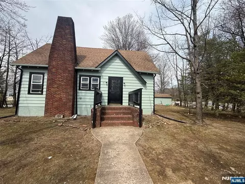131 W Ramapo Ave, Mahwah, NJ 07430