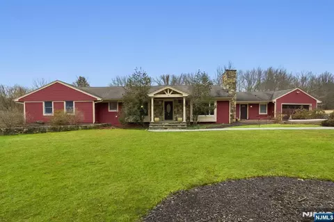 2 Old Orchard Rd, Morristown, NJ 07960
