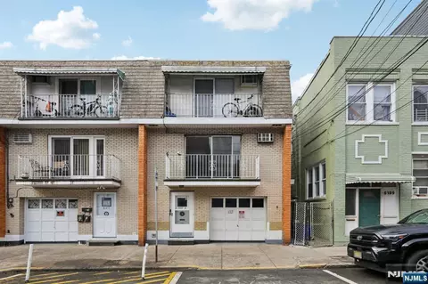6107 Palisade Ave, West New York, NJ 07093