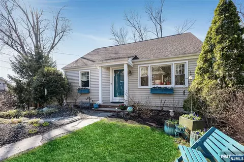 18 Barker Ave, Hawthorne, NJ 07506