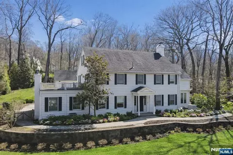 14 Old Smith Rd, Tenafly, NJ 07670