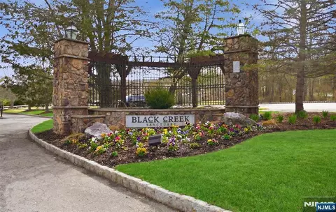 2 Pine Cres #14, Vernon, NJ 07462