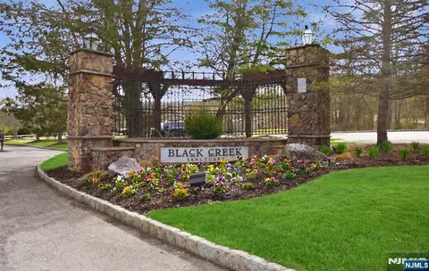 2 Pine Cres #14, Vernon, NJ 07462