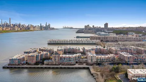 405 Williams Ct #405, Edgewater, NJ 07020