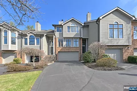 64 Lakeview Dr, Old Tappan, NJ 07675