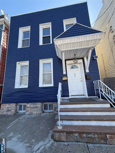 21 Summer St, Lodi, NJ 07644