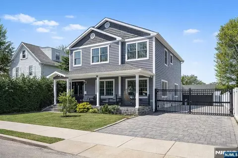 171 Pleasant Ave, Englewood, NJ 07631