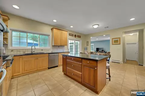 Other - 5 Pelican Ct, Paramus, NJ 07652 photo 2 of 5