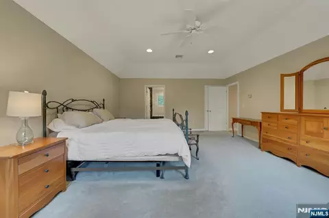 Bedroom - 5 Pelican Ct, Paramus, NJ 07652 photo 2 of 5