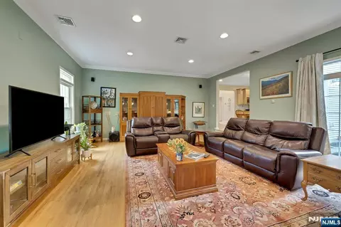 Living - 5 Pelican Ct, Paramus, NJ 07652 photo 2 of 3