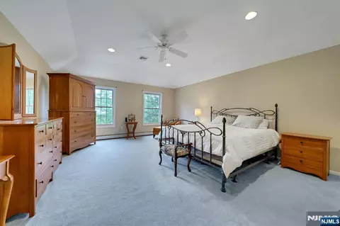 Bedroom - 5 Pelican Ct, Paramus, NJ 07652 photo 1 of 5