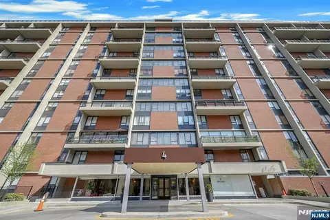 4 Horizon Rd #G5, Fort Lee, NJ 07024