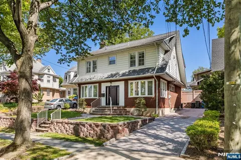 65 Lincoln Ave, Rutherford, NJ 07070