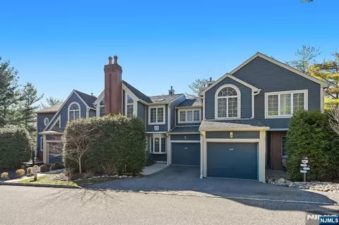300 Coventry Ct, Ramsey, NJ 07446