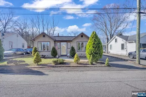 29 Bushwick Ln, West Milford, NJ 07480