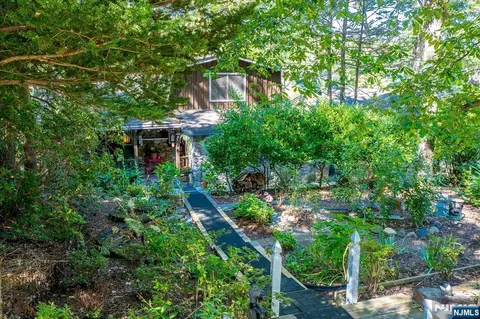 177 Otterhole Rd, West Milford, NJ 07480