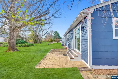 Exterior - 3 Pembroke Ln, Berkeley, NJ 08757 photo 5 of 7