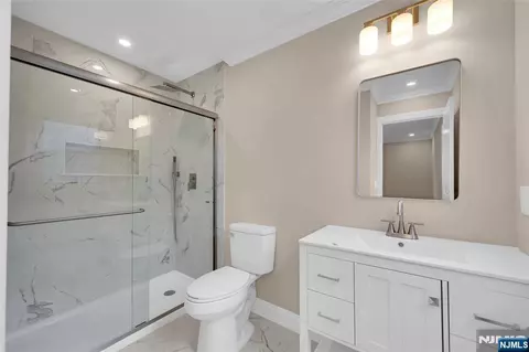 Bath - 3 Pembroke Ln, Berkeley, NJ 08757 photo 1 of 2