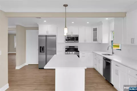 Kitchen - 3 Pembroke Ln, Berkeley, NJ 08757 photo 2 of 3