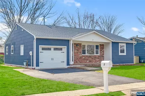 Exterior - 3 Pembroke Ln, Berkeley, NJ 08757 photo 2 of 7