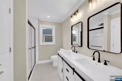 Entry Way - 3 Pembroke Ln, Berkeley, NJ 08757 photo 7 of 8