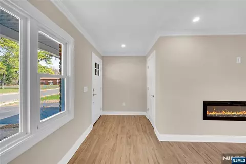 Entry Way - 3 Pembroke Ln, Berkeley, NJ 08757 photo 1 of 8