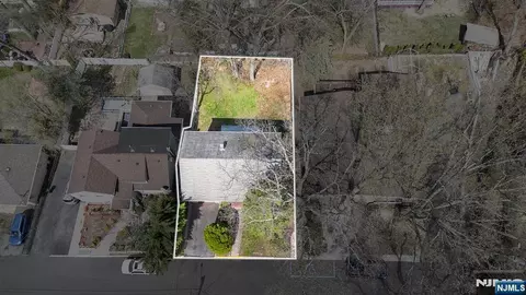 677 Greeley Ave, Fairview, NJ 07022