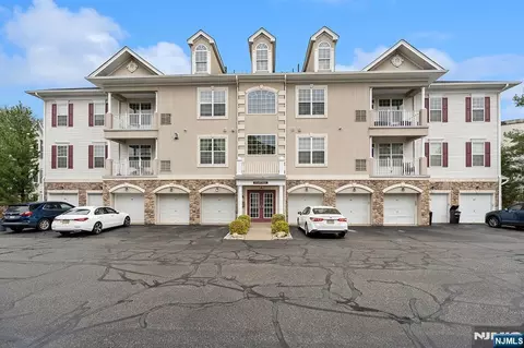 8 Cliff Rd #B3, Woodland Park, NJ 07424