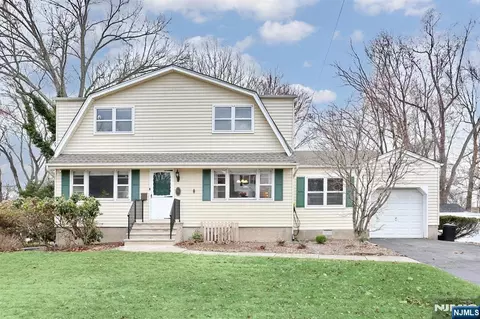 26 Wareham Rd, Dumont, NJ 07628