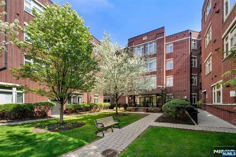 1121 Riverview Ave #121, Englewood, NJ 07631